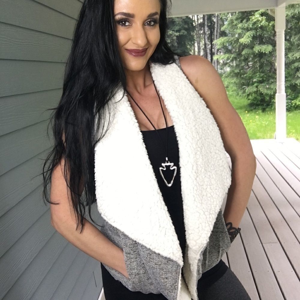Bershka Outerwear super soft fuzzy vest - Picture 4 of 8